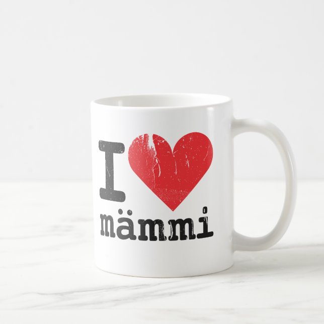 Café Eu amo a caneca branca clássica de Mämmi (Direita)