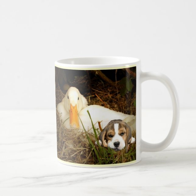 Café Filhote de cachorro do lebreiro com caneca do pato (Direita)