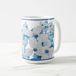 Café Flores de Dogwood em uma caneca clássica