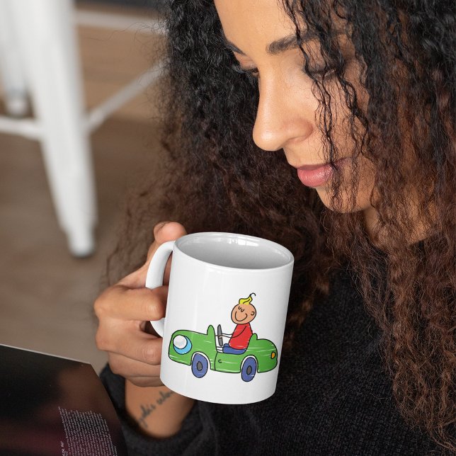 Café Garoto Em Uma Caneca De Carro Verde (Criador carregado)