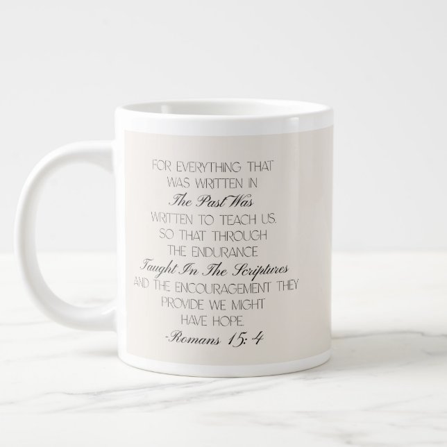 Café Grande Caneca com versículo bíblico de esperança Romanos  (Esquerda)