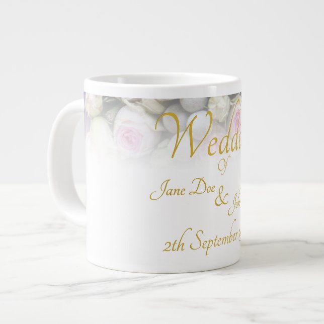 Café Grande Caneca de Casamento - Noiva com buquê de casamento (Frente Esquerda)