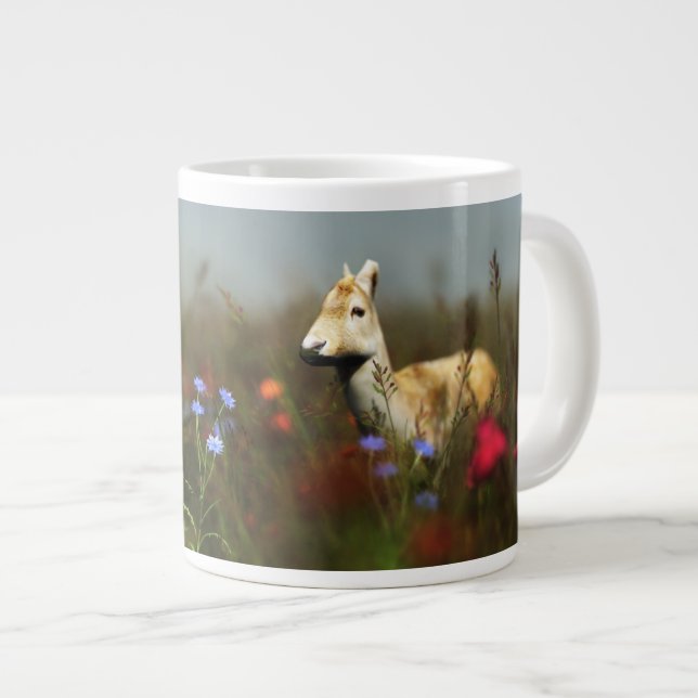 Café Grande Roe em uma caneca de especialidade de campo (Frente Esquerda)