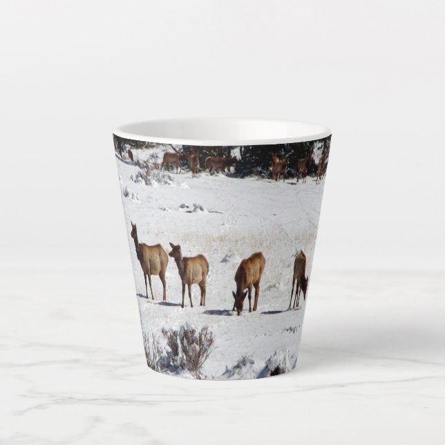 Café Latte Elk na caneca de latão de neve (Frente)