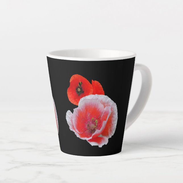 Café Latte Flores de Papoula de Perto Caneca Preta Personaliz (Ângulo direito)