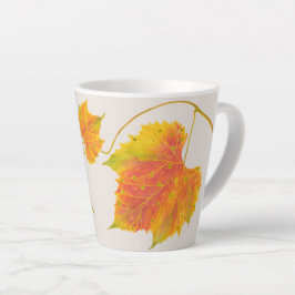 Café Latte Queda de tonalidade numa pequena caneca de latão