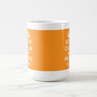 Café Mantenha a calma e mine a caneca de carvão -
