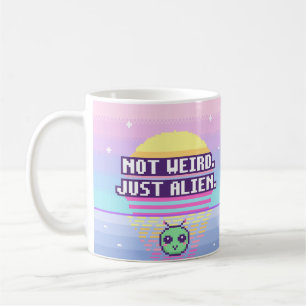 Café Não é Estranho. Apenas Alien. Caneca de Pixel Neur