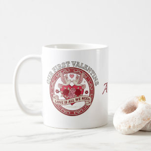 Café Nossa Primeira Caneca de Inicial Personalizada de 