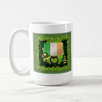 Café O dia de St Patrick eu amo a caneca de Ireland