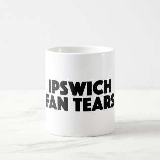 Café O fã de Ipswich rasga a caneca para fãs de Norwich