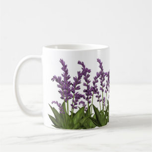 Café O primavera roxo da lavanda floresce a caneca de