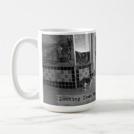 Café Olhando para a caneca do gato da pista de memória