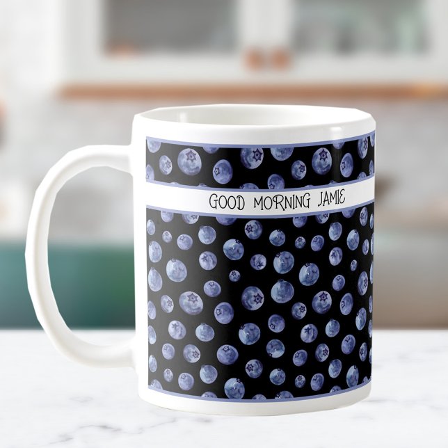 Café Padrão de mirtilo na caneca personalizada preta (Blueberry pattern on the black personalized mug)