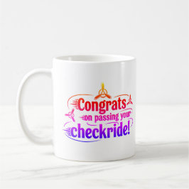 Café Parabéns por passar sua carona de xadrez! caneca d