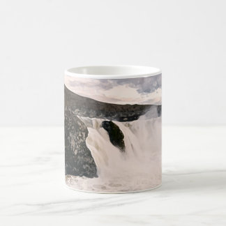 Café Pintura da caneca da cachoeira de Sigalda