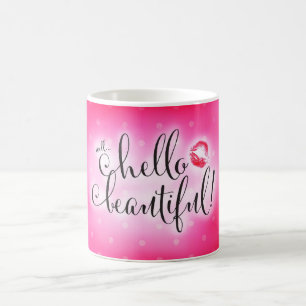 Café Rosa bonito de 311 poços olá! com a caneca de ca
