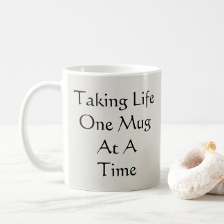 Café Tirando A Vida Uma Caneca De Cada Vez