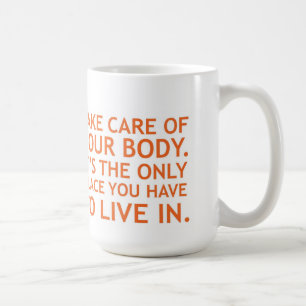 Café Tome de sua caneca da viagem ao trabalho do corpo
