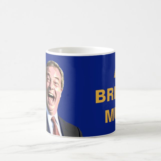 Café UMA CANECA DE BREXIT. Mensagem de Nigel Farage (Centro)