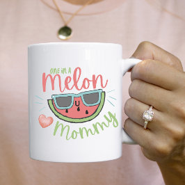 Café Uma Em Uma Caneca De Mamãe Melão