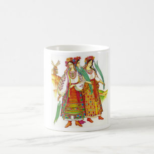 Café Vestido ucraniano tradicional da caneca de