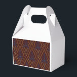 Caixa de Favor<br><div class="desc">Uma caixa de lembrança é um pequeno recipiente decorativo usado para presentear presentes ou tokens de agradecimento em eventos como casamentos, aniversários, chás de bebê ou encontros corporativos. Feitas de materiais como papel, papelão, plástico ou metal, as caixas de lembrança vêm em uma variedade de formas, tamanhos e desenhos para...</div>