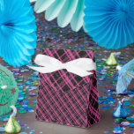 Caixa de Favor Artístico e Elegante<br><div class="desc">Eleve o seu evento com esta Caixa de Favor Artístico e Elegante. Com um design criativo e sofisticado, é perfeita para casamentos, festas ou qualquer ocasião especial. Feita com materiais de alta qualidade, esta caixa de favor adiciona um toque chique enquanto segura guloseimas, presentes ou lembranças com segurança. Uma escolha...</div>