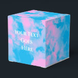 Caixa de Favor de Bolo de Casamento Fofa<br><div class="desc">Caixa de Favor de Bolo de Casamento Fofa apresenta um estilo único e caprichoso para qualquer festa de casamento facilmente. Estes fazem as caixas de bolo de casamento perfeitas facilmente. O designer deixou o design aberto para você mergulhar totalmente no design para criar sua própria declaração única com as cores...</div>