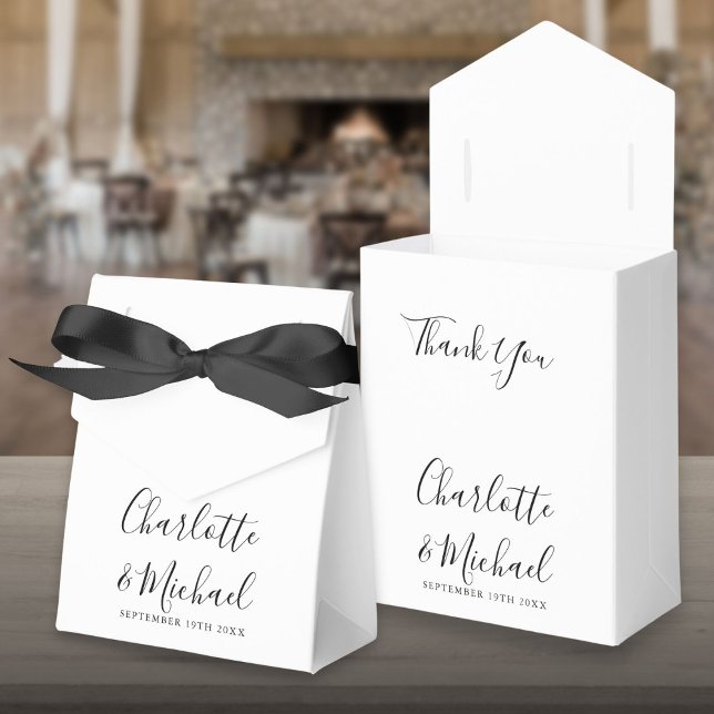 Caixa de Favor de Casamento em Preto e Branco com  (Chic Black And White Script Wedding Favor Box)
