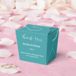 Caixa de Favor de Festa<br><div class="desc">Esta caixa de favor de festa é mostrada em uma cor azul turquesa elegante.
Personalize este item e mude o texto de exemplo para o seu.
Dica: Basta adicionar seus ótimos presentes e adicionar uma fita festiva.</div>