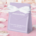 Caixa de Favor de Festa<br><div class="desc">Esta caixa de favor de festa é mostrada em uma cor lavanda e branca elegante.
Personalize este item e mude o texto de exemplo para o seu.
Dica: Basta adicionar seus ótimos petiscos e adicionar uma fita festiva.</div>