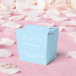 Caixa de Favor de Festa<br><div class="desc">Esta caixa de favor de festa é mostrada em uma cor azul elegante.
Personalize este item e mude o texto de exemplo para o seu.
Dica: Basta adicionar seus ótimos petiscos e adicionar uma fita festiva.</div>