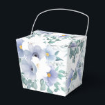 Caixa de Favor de Festa - Caixa de Favor de Flores<br><div class="desc">Caixa de lembrancinha de festa mostrada em um lindo desenho floral azul e branco.
Cor Branco
Personalize este item ou compre como está.



Imagem de estoque
freepik.com</div>