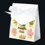 Caixa de Favor de Pequena Tenda com Fita com Citaç<br><div class="desc">Adicione um toque pessoal às suas ocasiões especiais com esta Caixa de Favor de Pequena Tenda personalizada, apresentando o design encantador "Uma Planta Bonita é Como Ter um Amigo em Casa". Perfeita para casamentos, aniversários, eventos corporativos e mais, essas caixas de favor são tão únicas quanto seus convidados. Feitas de...</div>