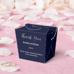 Caixa de Favor de Tratamento de Festa<br><div class="desc">Esta caixa de favor de festa é mostrada em uma cor azul marinho elegante.
Personalize este item e mude o texto de exemplo para o seu.
Dica: Basta adicionar seus ótimos tratamentos e adicionar uma fita festiva.</div>