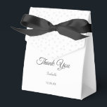 Caixa de Favoritos Brancos do Partido das Pérolas<br><div class="desc">pérolas de chic e caligrafia em White Favor Box.</div>