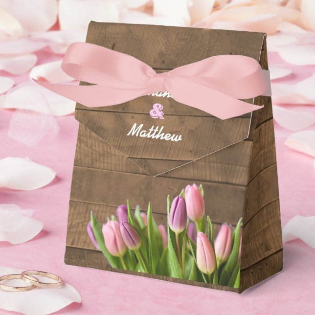Caixa de Favoritos de Casamento de Tulips & Barnwo (Casamento)