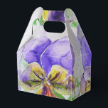 Caixa de Favoritos do Bolo de Casamento Floral de<br><div class="desc">Bonito viola Floral Florres Caixas de Favor de Bolo Casado,  Totalmente Personalizável. Projetado a partir de uma das minhas pinturas aquáticas.</div>