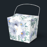 Caixa de Favoritos do Partido - Flores Azuis<br><div class="desc">Caixa de favores de festas mostrada em um adorável design impressão floral azul e branco. Cor Branco Personalize este item ou comprar como está. Imagem do stock freepik.com</div>