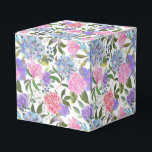 Caixa de Guloseimas de Impressão de Hortênsia para<br><div class="desc">A caixa de lembrança da festa é mostrada com uma impressão floral de hortênsia.
Personalize este item ou compre como está.
Dica: Basta adicionar suas ótimas guloseimas e adicionar um laço festivo.</div>