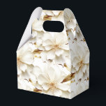 Caixa de Guloseimas para Festa<br><div class="desc">A caixa de lembrancinhas para festa é mostrada em um lindo tom marfim e estampa floral dourada.
Personalize este item e adicione a ele ou compre como mostrado.
Dica: Adicione um adesivo com nomes e alguns laços bonitos.





Imagem Licenciada



















Dica: Basta adicionar suas guloseimas e alguns laços festivos.</div>