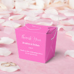 Caixa de Guloseimas para Festa<br><div class="desc">A caixa de lembrancinhas para festa é mostrada em uma cor rosa quente festiva.
Personalize este item e altere o texto de exemplo para o seu.
Dica: Basta adicionar suas ótimas guloseimas e adicionar alguma fita festiva.</div>