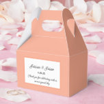 Caixa de guloseimas para festa<br><div class="desc">A caixa de lembrancinhas para festa é mostrada em uma cor pêssego elegante.
Personalize este item e mude o texto de exemplo para o seu.
Dica: Basta adicionar suas ótimas guloseimas e adicionar uma fita festiva.</div>