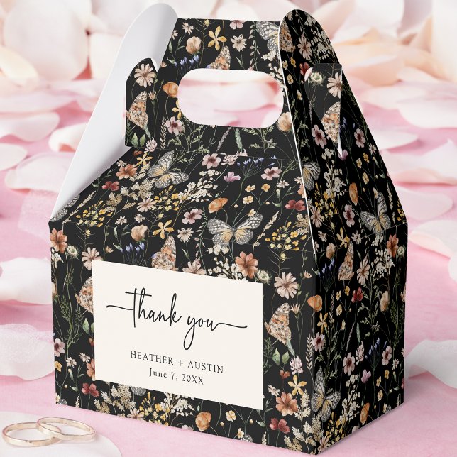 Caixa de Lembrança de Casamento Boho com Floral Pr (Black Floral Boho Wedding Favor Box with Butterflies by Painted Paperie
)