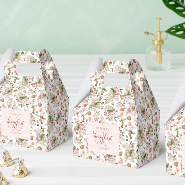 Caixa de Lembrancinha do Primeiro Aniversário da B (Strawberry Floral Berry First Birthday Favor Box by Painted Paperie
)