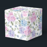 Caixa de Presentes de Festa com Impressão de Hortê<br><div class="desc">A caixa de lembrancinhas é mostrada com uma impressão floral de hortênsia. 
Personalize este item ou compre como está.
Dica: Basta adicionar seus ótimos presentes e adicionar um laço festivo.</div>