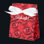 Caixa de Presentes de Rosas Vermelhas<br><div class="desc">fundo de rosas vermelhas com "Celebre" branco</div>