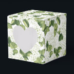 Caixa de Presentes para Festa com Estampa de Hortê<br><div class="desc">Caixa de lembrancinhas com estampa de hortênsia branca.
Personalize ou compre como está.
Dica: Adicione seus presentes e um laço festivo.
Imagem Licenciada</div>