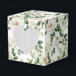 Caixa de Tratamento de Favor Floral<br><div class="desc">A caixa de tratamento favorito do partido é mostrada com um adorável impressão floral rosa branco. Personalize este item ou comprar como está. Dica: Apenas adicione as guloseimas de excelente e adicione uma fita festiva. Imagem licenciada</div>